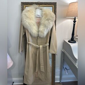 Elegant Tan Trench Coat with Fur Collar
